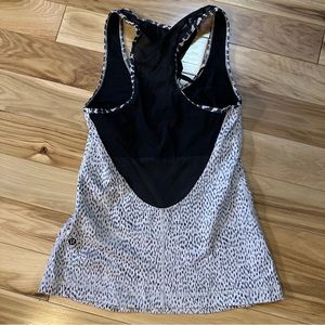 Lululemon Mesh Back Built In Bra Sz 4 Awesome Tank!